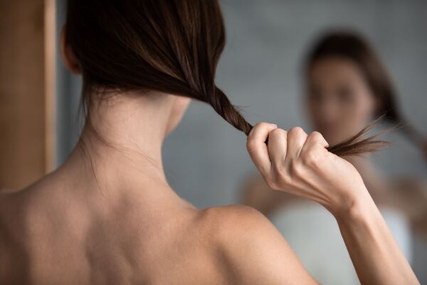 ¿Caída del cabello en invierno? Haz esto y dile adiós al problema