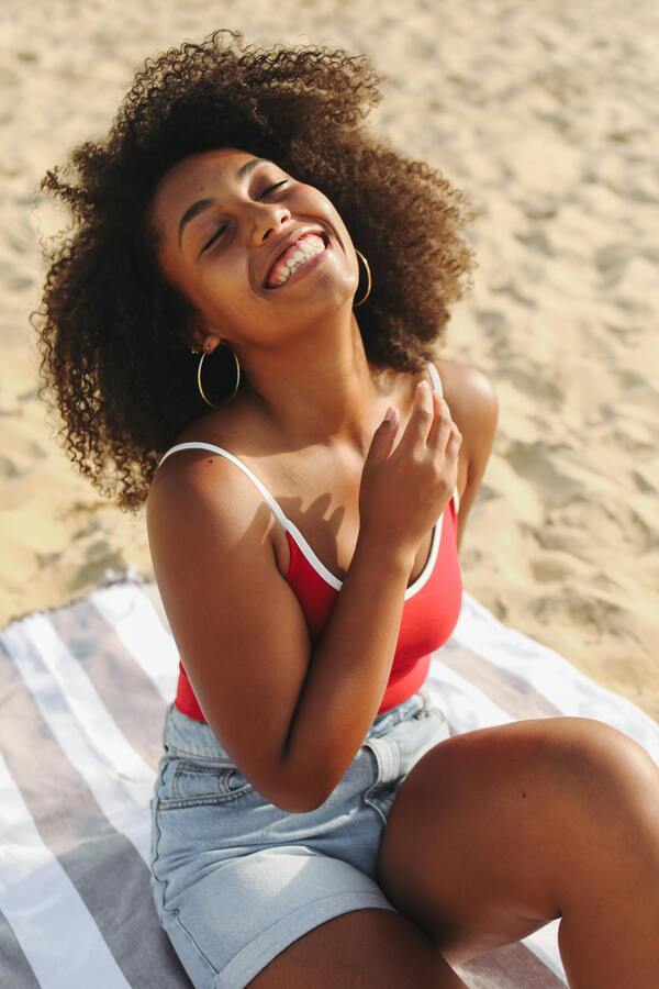 Curly-cabello-rizado-verano-v01